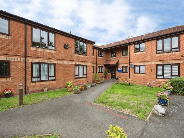 Flat for sale in Brandhall, Sandwell