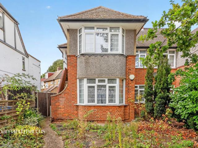 Flat for sale in London Borough of Croydon, Greater London