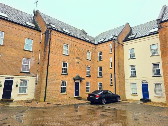Flat for sale in Evershot, Oxfordshire