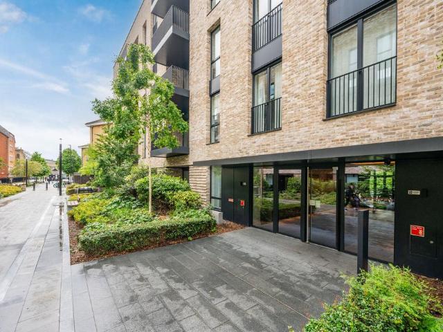 Flat for sale in St. John's Wood, Greater London