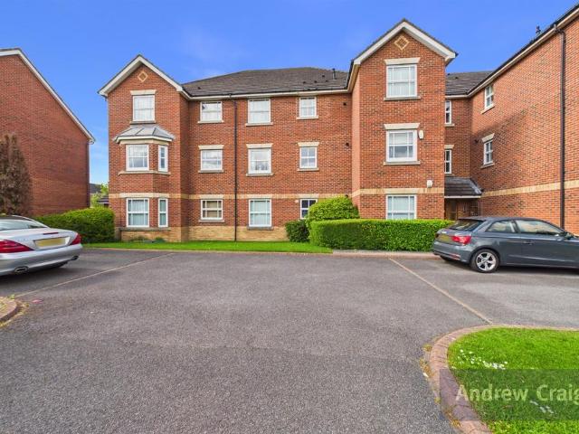 Flat for sale in Gosforth, Newcastle Upon Tyne