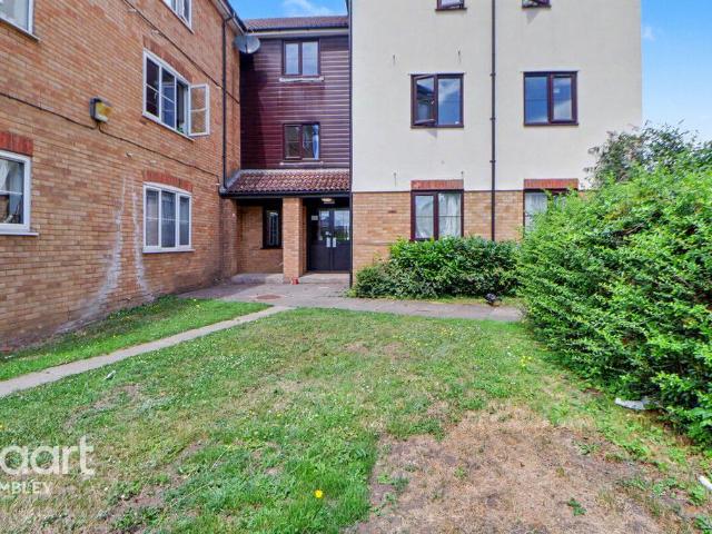 Flat for sale in Alperton, Greater London