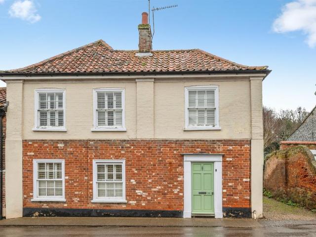 Flat for sale in Crostwick, Norfolk