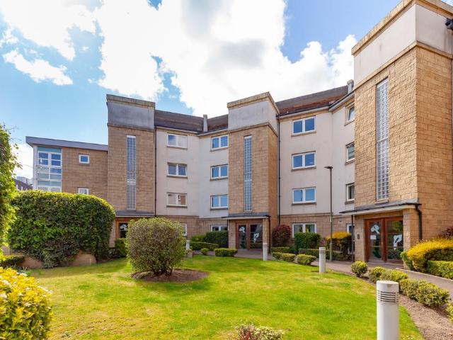 Flat for sale in Chesser, Stenhouse