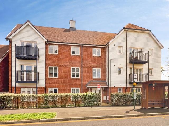 Flat for sale in Greenfields, Red Hill