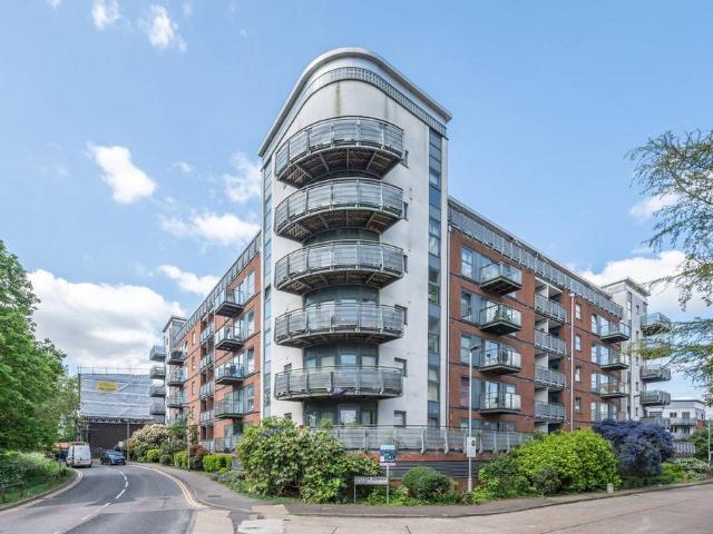 Flat for sale in Royal Borough of Greenwich, Greater London