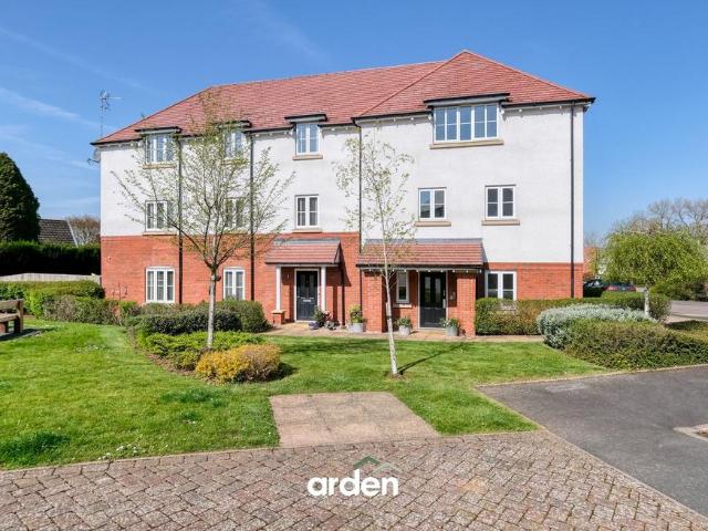 Flat for sale in Bromsgrove, Worcestershire