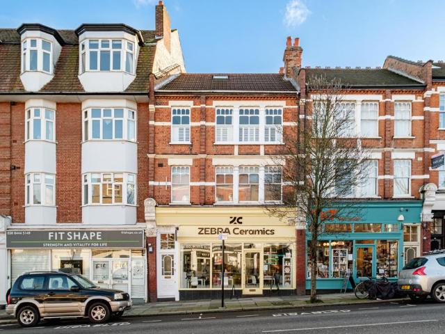 Flat for sale in Muswell Hill, Greater London