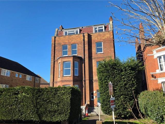Flat for sale in Folkestone