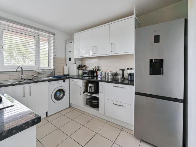 Flat for sale in London Borough of Merton, Mitcham