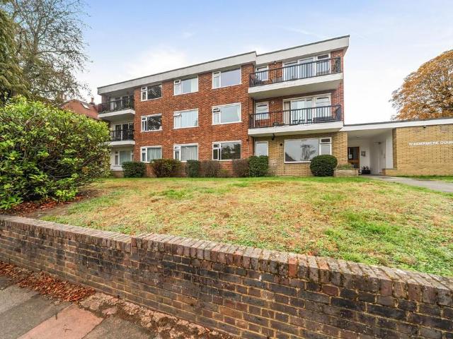 Flat for sale in Bromley Park, Greater London