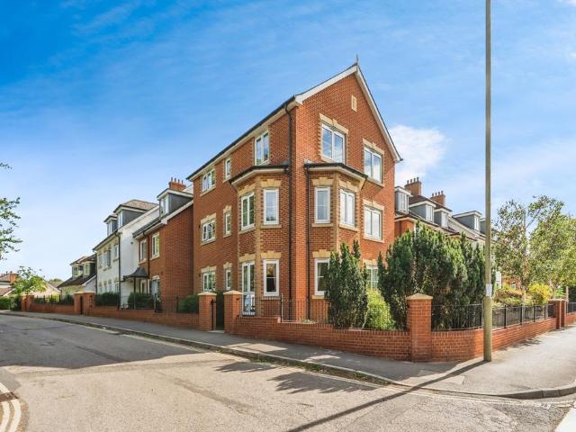 Flat for sale in Barton Stacey, Hampshire