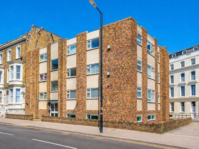 Flat for sale in Westbrook, Acol