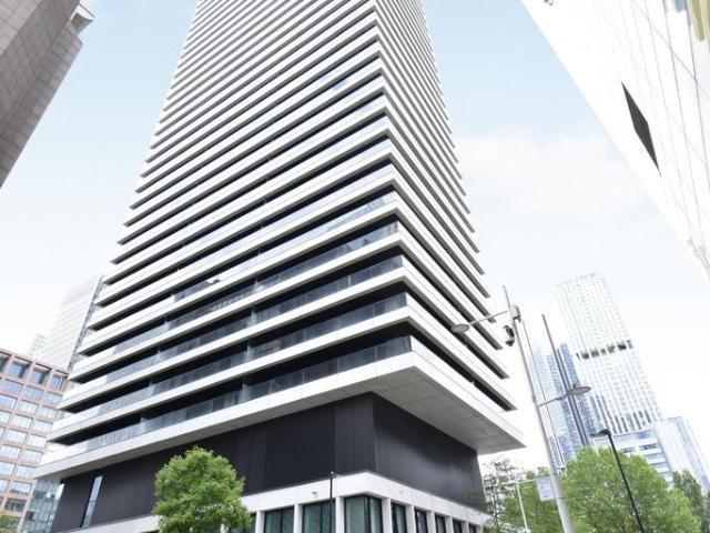 Flat for sale in Limehouse, Greater London