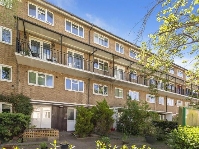 Flat for sale in Dartmouth Park, Greater London