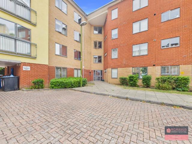 Flat for sale in Old Town, Shephall