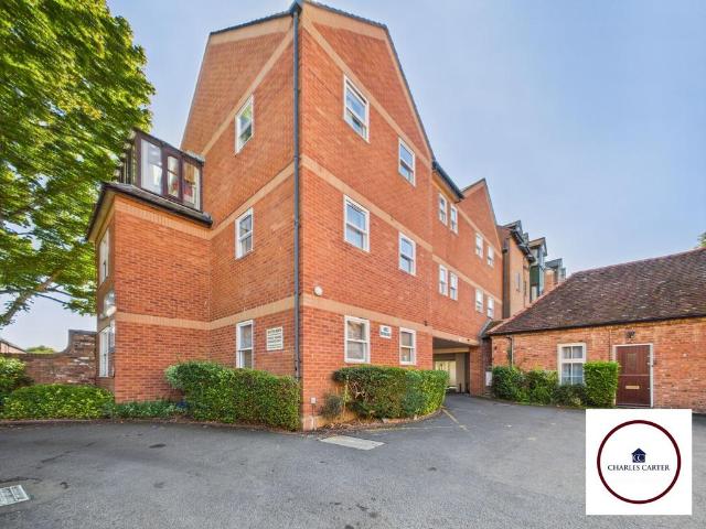Flat for sale in Red Hill, Worcestershire