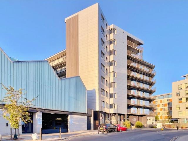 Flat for sale in Old Ford, Bow