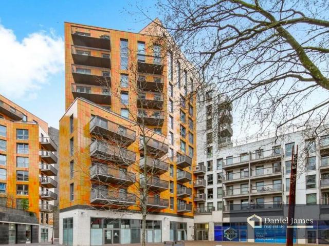Flat for sale in Canning Town, Greater London