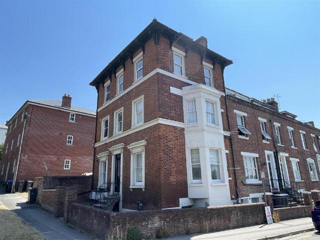 Flat for sale in Salisbury, Wiltshire
