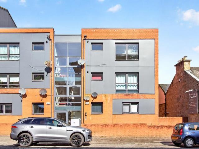Flat for sale in New Cathcart, Muirend
