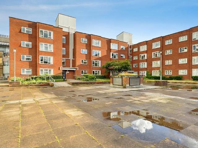 Flat for sale in Guildford Park, Westborough