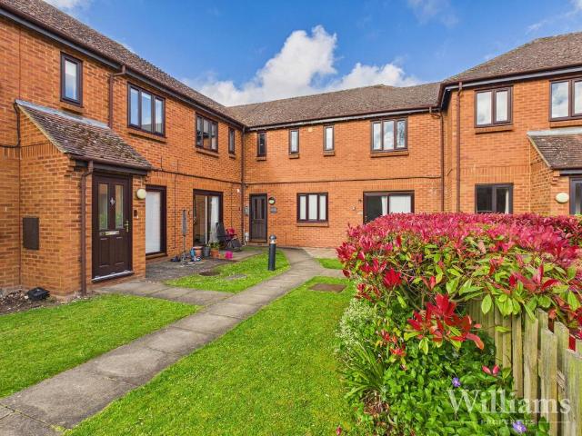 Flat for sale in Stoke Mandeville, Buckinghamshire
