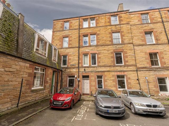 Flat for sale in Old Town, Scotland