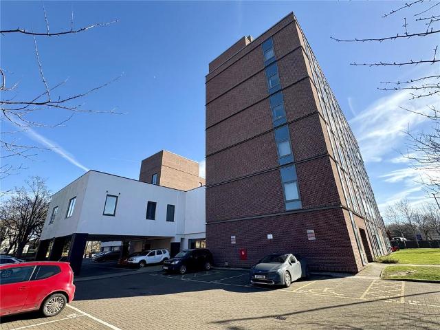 Flat for sale in Crosby, Sefton