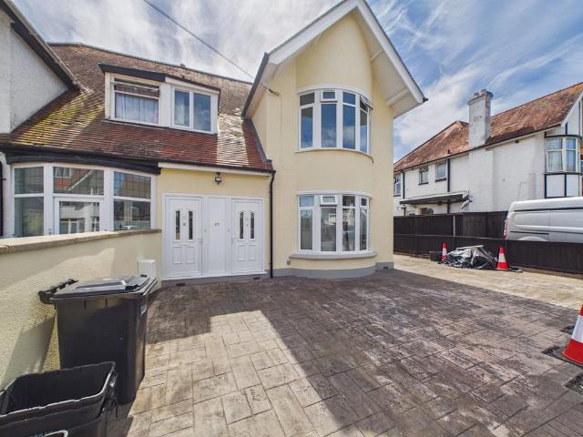 Flat for sale in Preston, Livermead