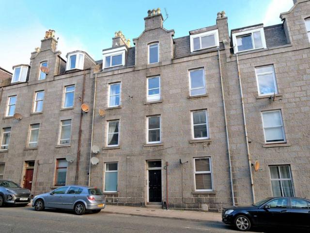 Flat for sale in Ballindoch, Scotland