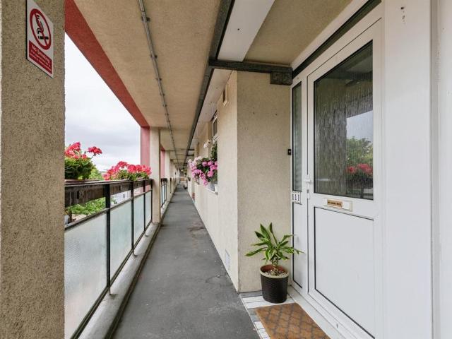 Flat for sale in Kingsdown, Feckenham