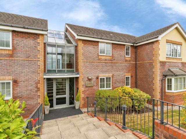 Flat for sale in Mynydd Isa, Wales