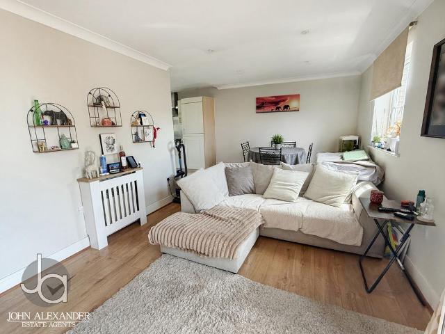 Flat for sale in Mile End, Fordham Heath