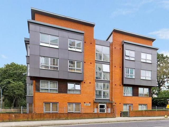 Flat for sale in Glynde, West Sussex