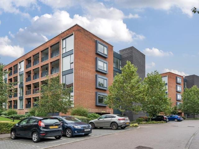 Flat for sale in Cockfosters, Isle Of Man