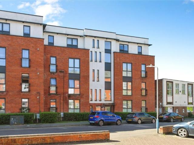 Flat for sale in Brook Street, Bourne Vale