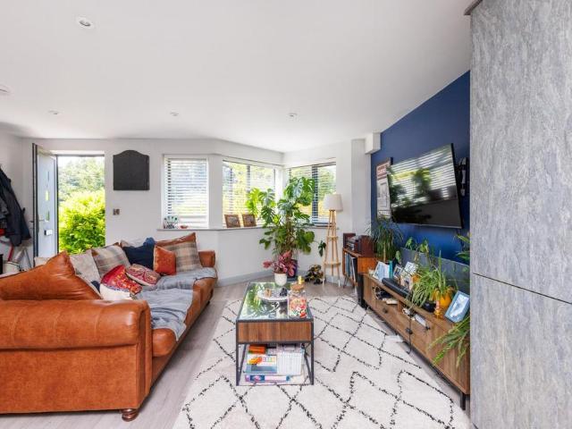 Flat for sale in Feckenham, City Of Bristol