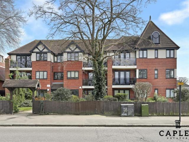 Flat for sale in Epping, Essex