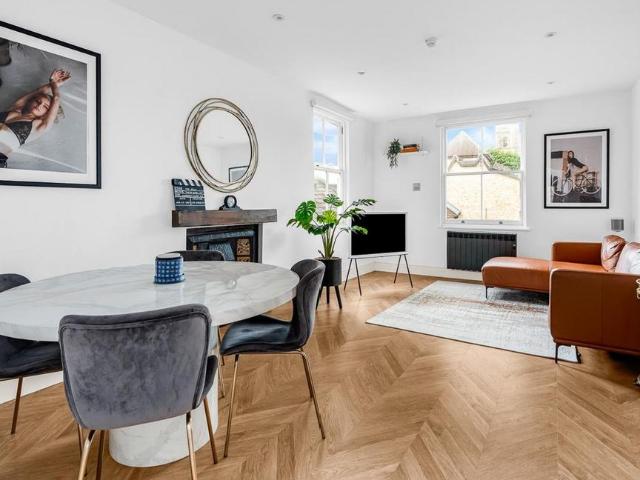 Flat for sale in Hertford, Colliers End