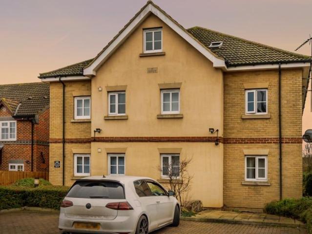 Flat for sale in Cauldwell, Bedford