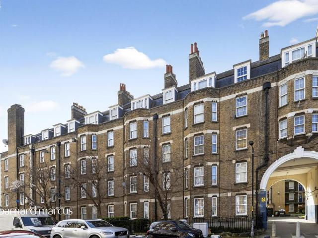 Flat for sale in Walworth, Greater London