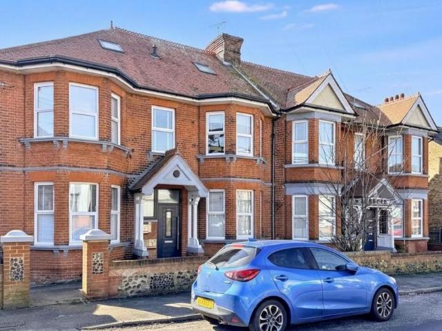 Flat for sale in Cliftonville West, Acol