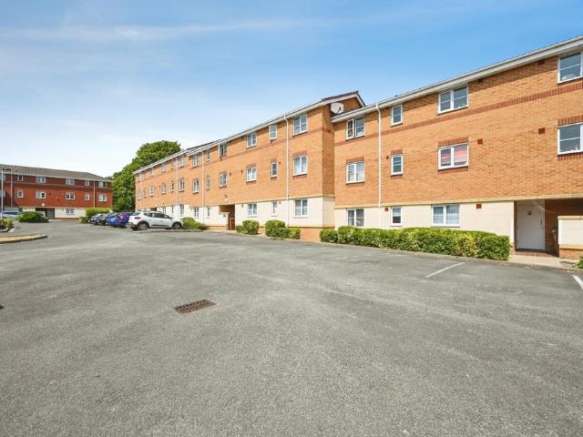 Flat for sale in Earlestown, St Helens