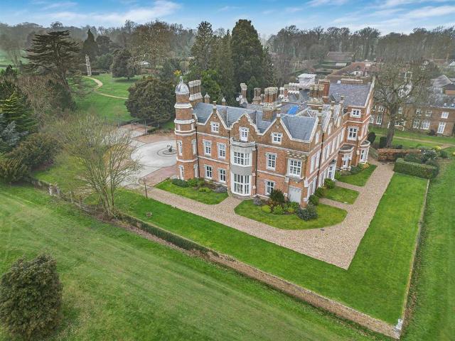Flat for sale in Colliers End, Hertfordshire
