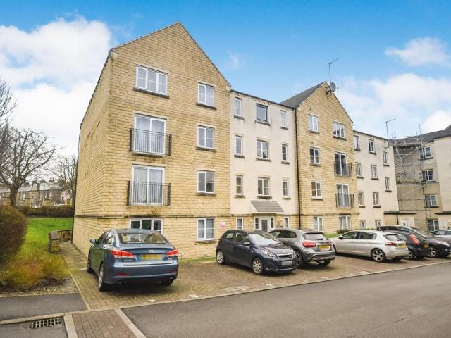 Flat for sale in Priestthorpe, Bradford