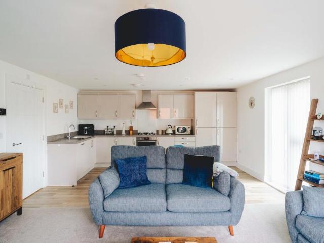 Flat for sale in Upton