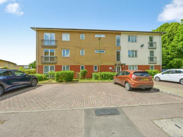 Flat for sale in Old Town, Shephall