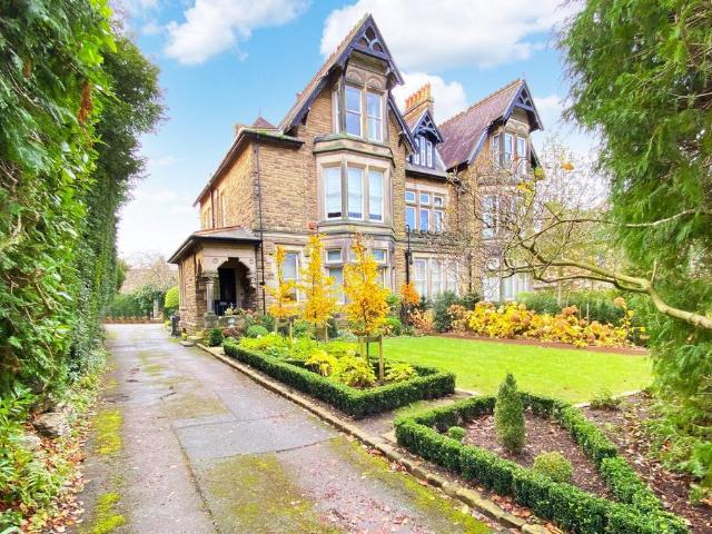 Flat for sale in Low Harrogate, Harrogate