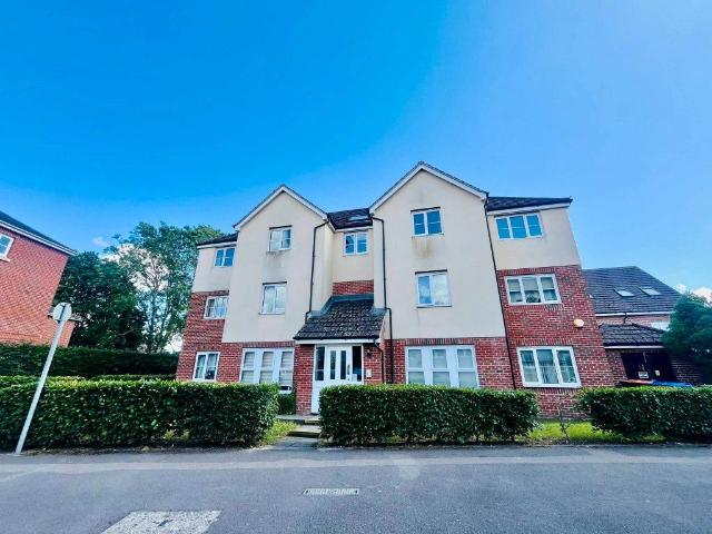 Flat for sale in Thatcham, West Berkshire